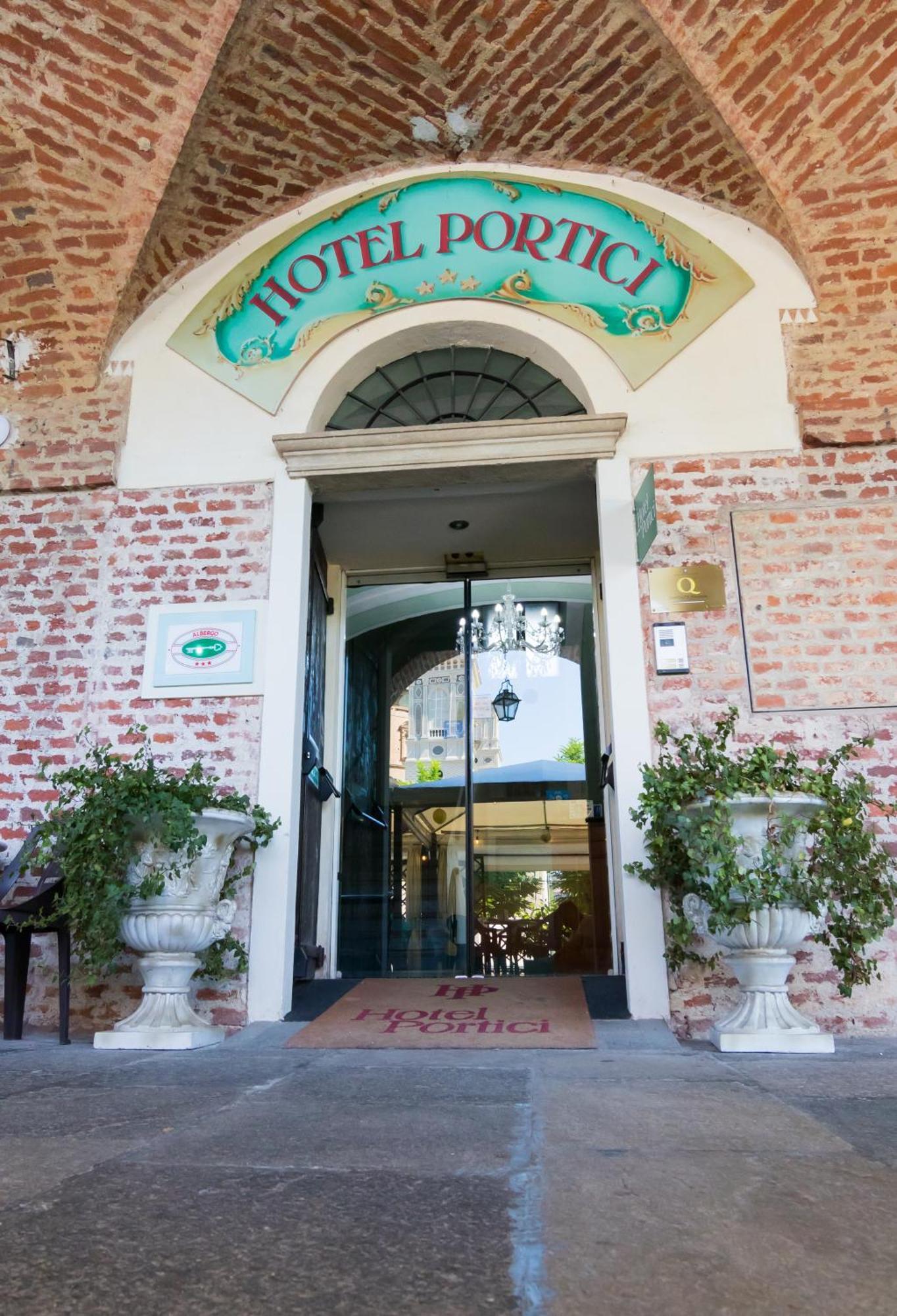 Hotel Portici Vicoforte ภายนอก รูปภาพ