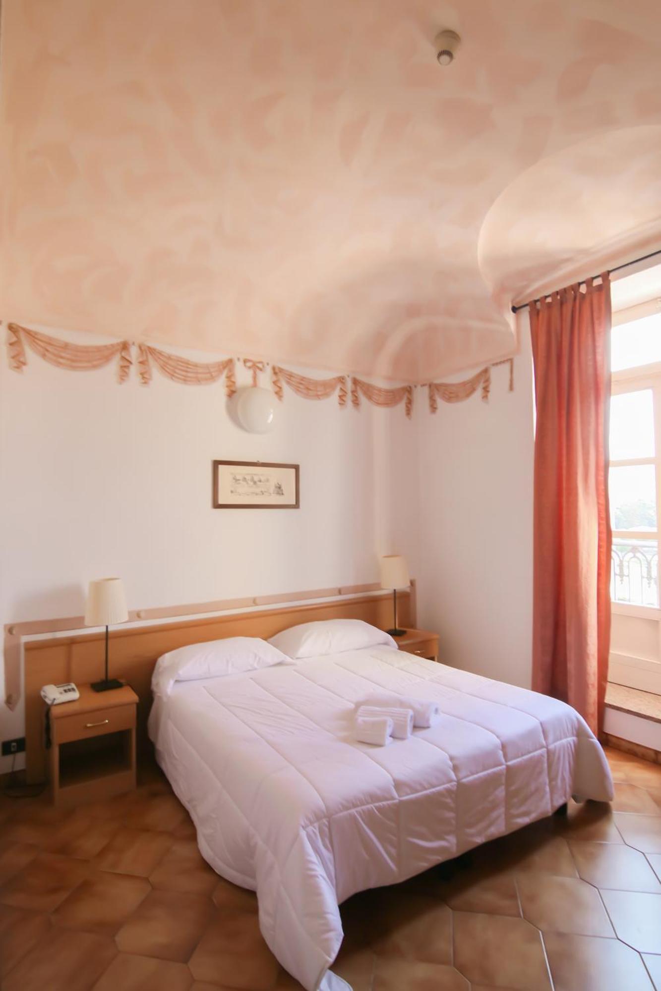 Hotel Portici Vicoforte ภายนอก รูปภาพ