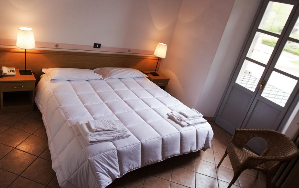Hotel Portici Vicoforte ภายนอก รูปภาพ