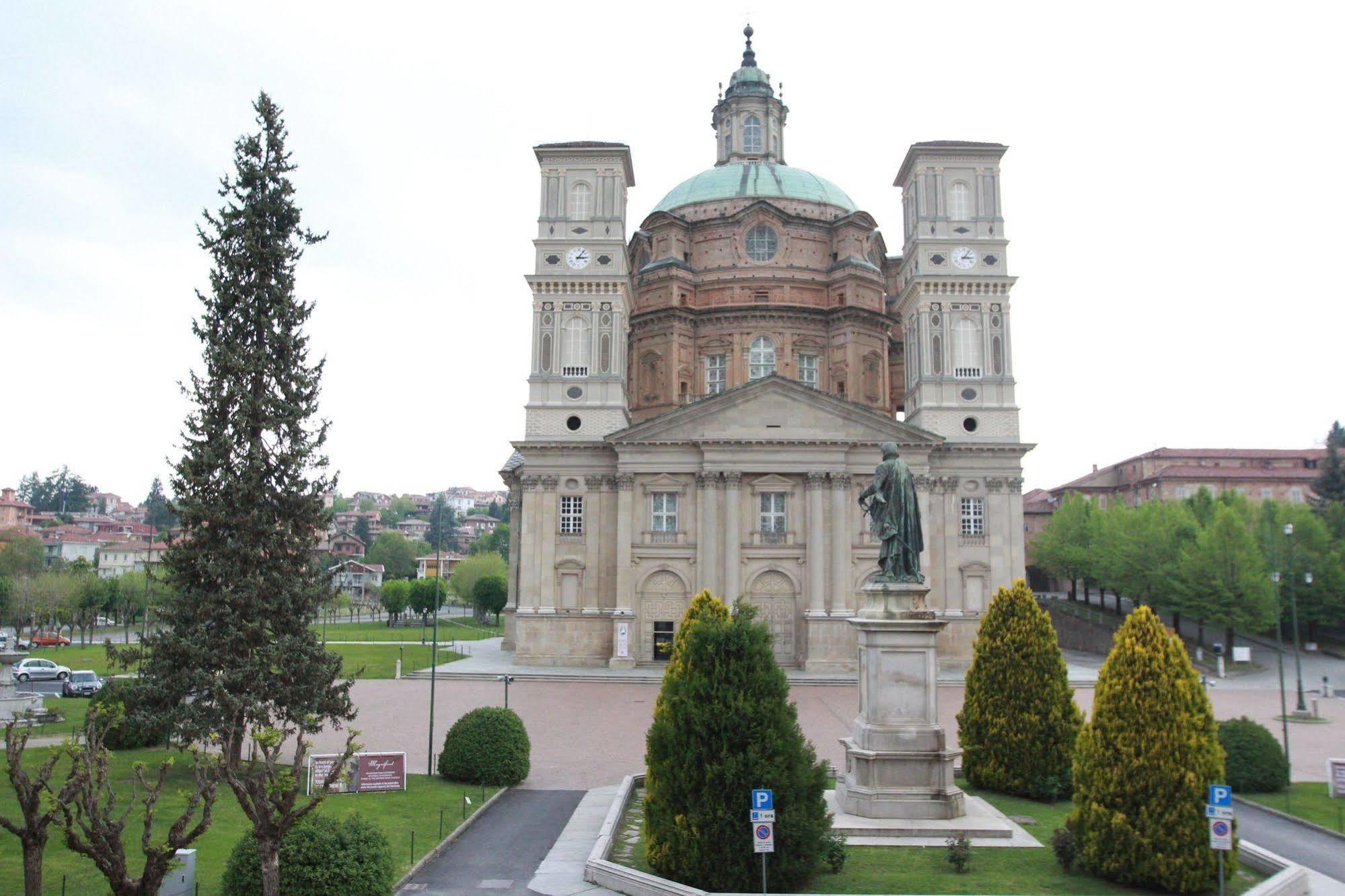 Hotel Portici Vicoforte ภายนอก รูปภาพ