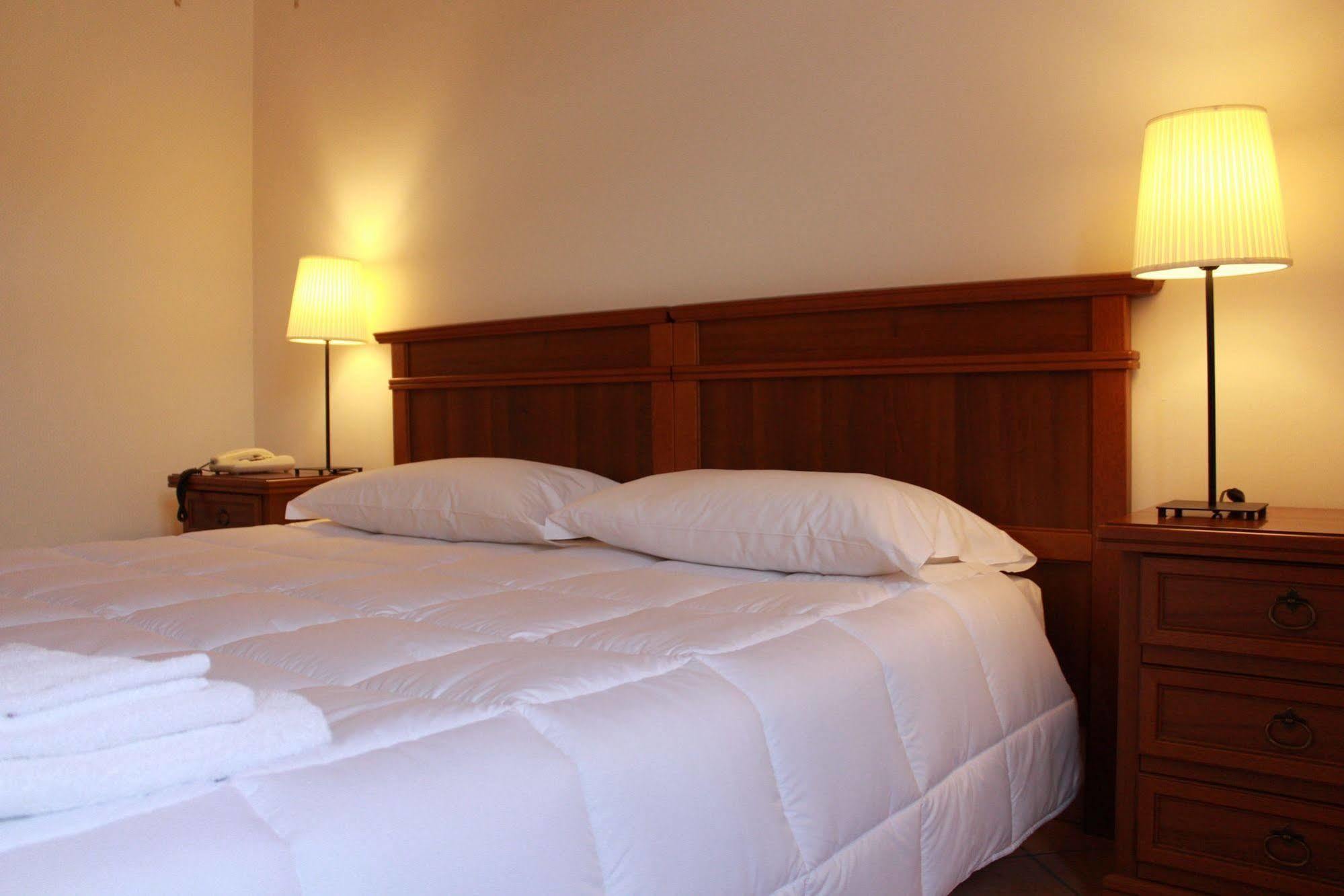 Hotel Portici Vicoforte ภายนอก รูปภาพ