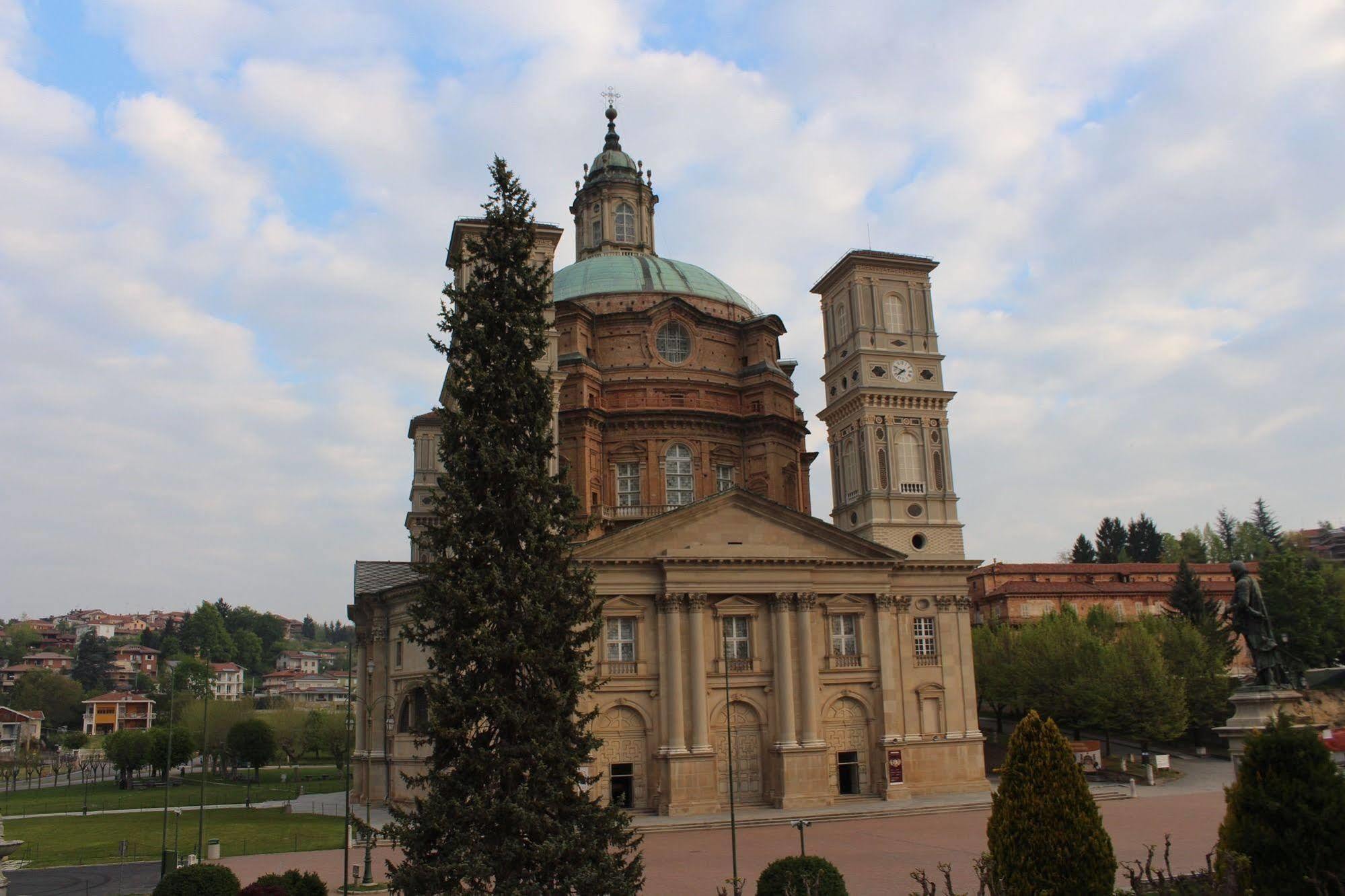 Hotel Portici Vicoforte ภายนอก รูปภาพ