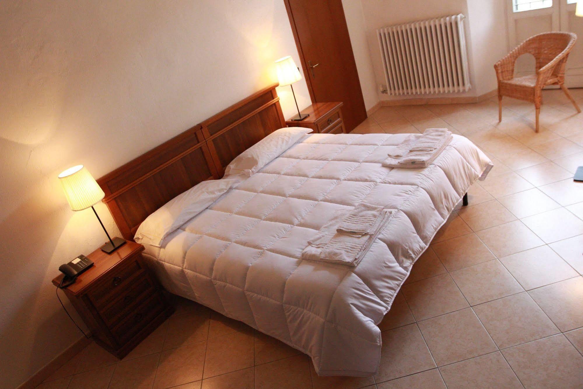 Hotel Portici Vicoforte ภายนอก รูปภาพ