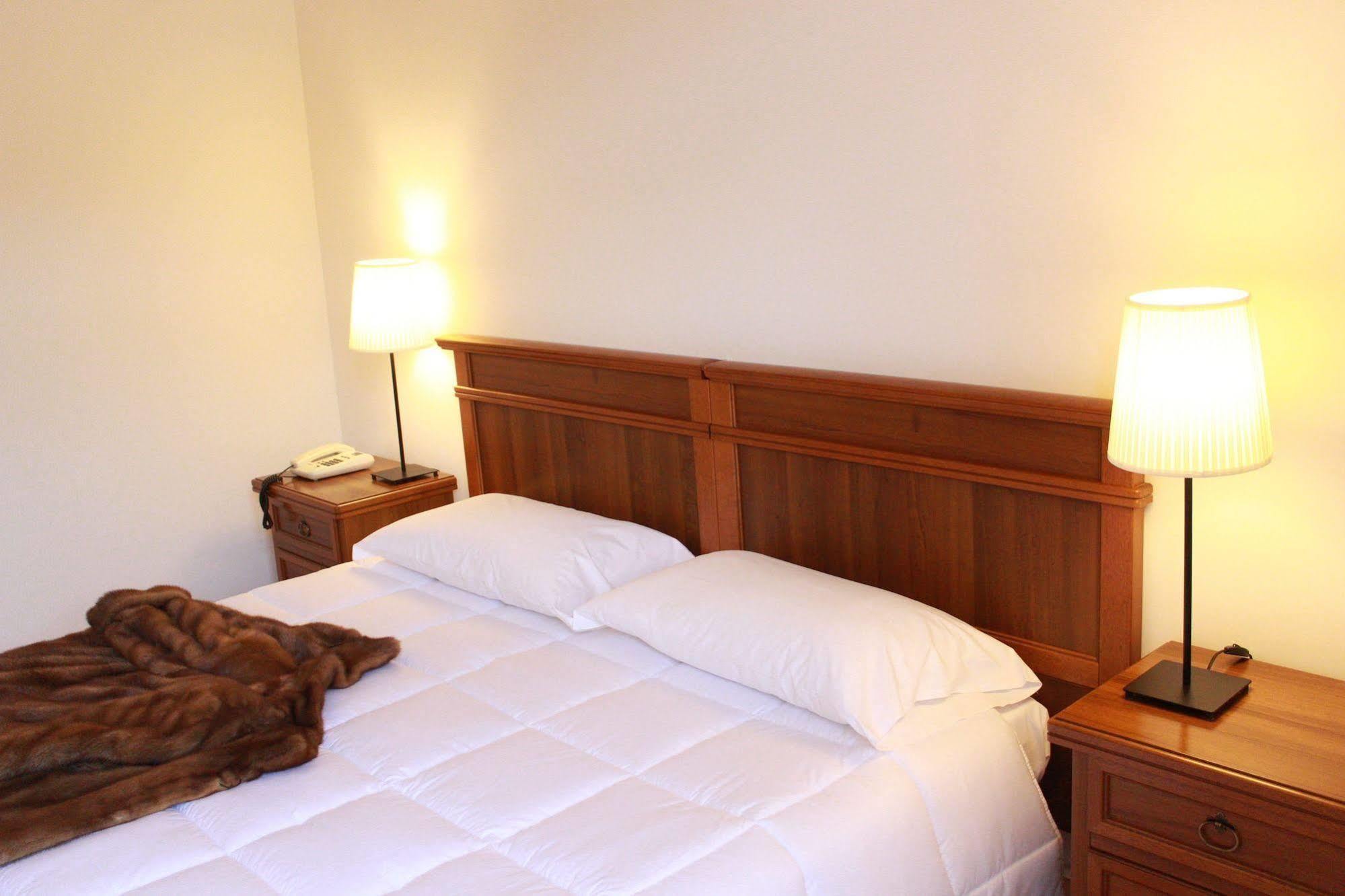 Hotel Portici Vicoforte ภายนอก รูปภาพ
